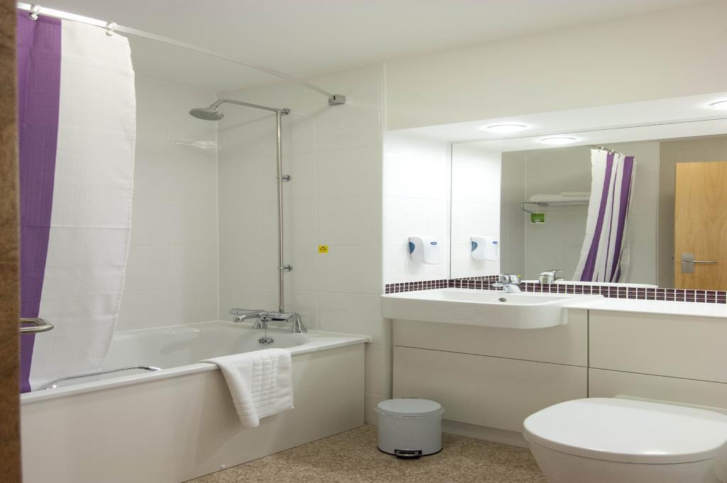 Premier Inn Birmingham City - Aston 客房 照片