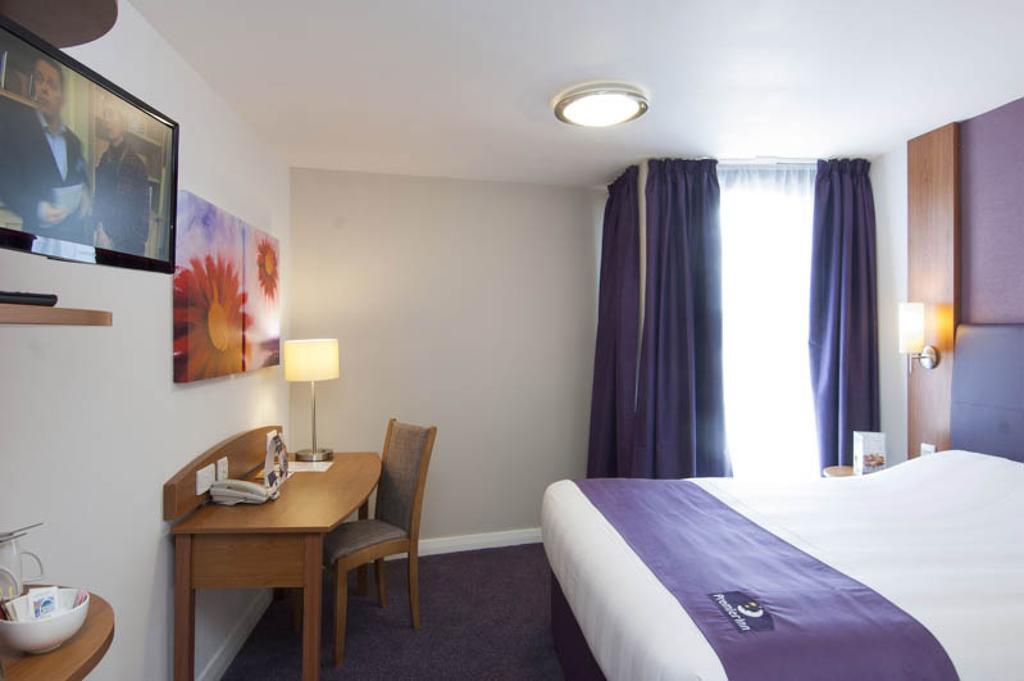 Premier Inn Birmingham City - Aston 客房 照片