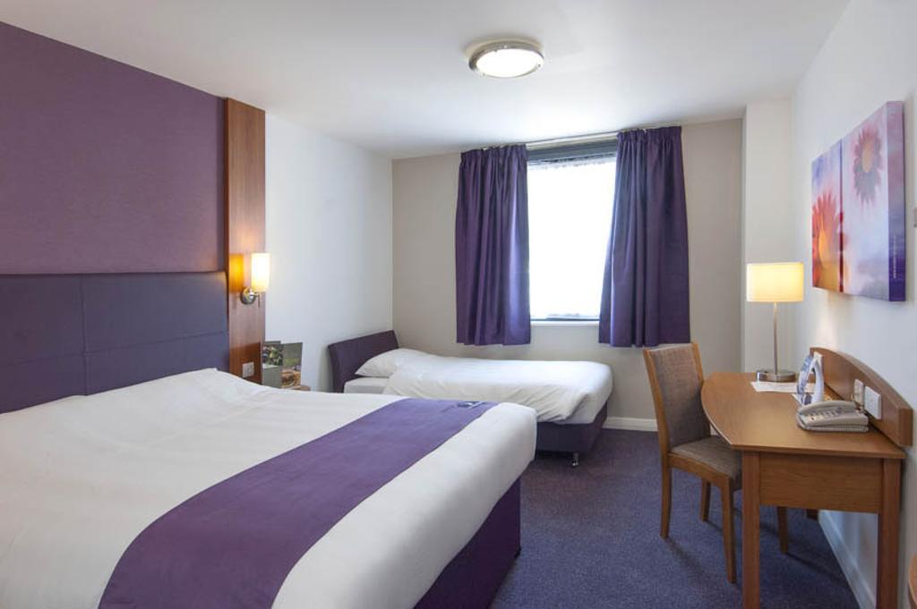 Premier Inn Birmingham City - Aston 客房 照片