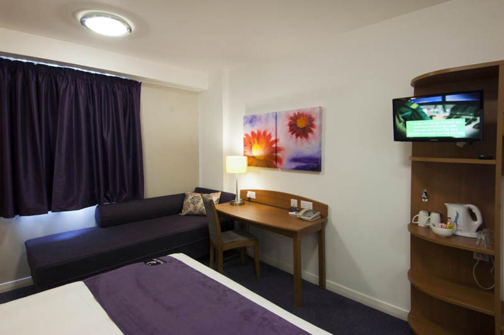 Premier Inn Birmingham City - Aston 客房 照片