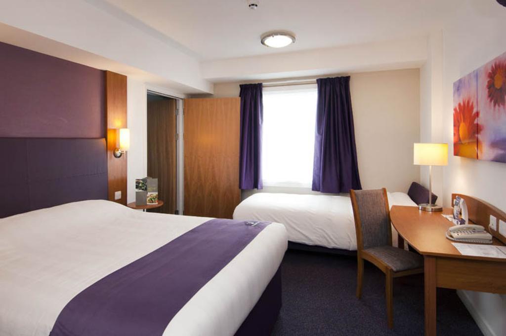 Premier Inn Birmingham City - Aston 客房 照片